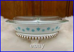 NIB Vintage Pyrex White withTurquoise Snowflake Divided Casserole withLid (1.5 QT)